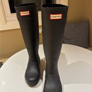 Hunter Black Rain Boots size 7 with a wide calf